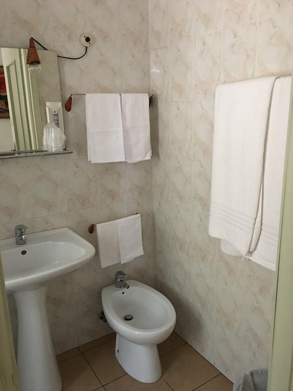 Double or Twin Room,444278460:JPEG